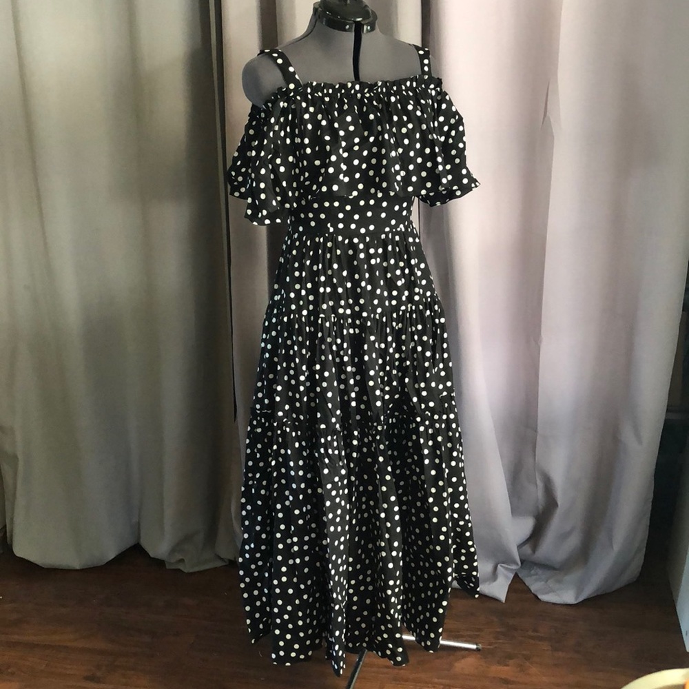 Brand New! Dolce & Gabbana, off the shoulder dress
